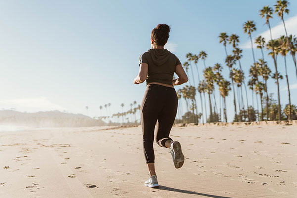 Chạy bộ buổi sáng giúp giảm cân