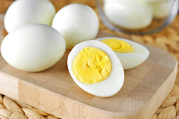 Trứng giúp phát triển cơ bắp rất tốt