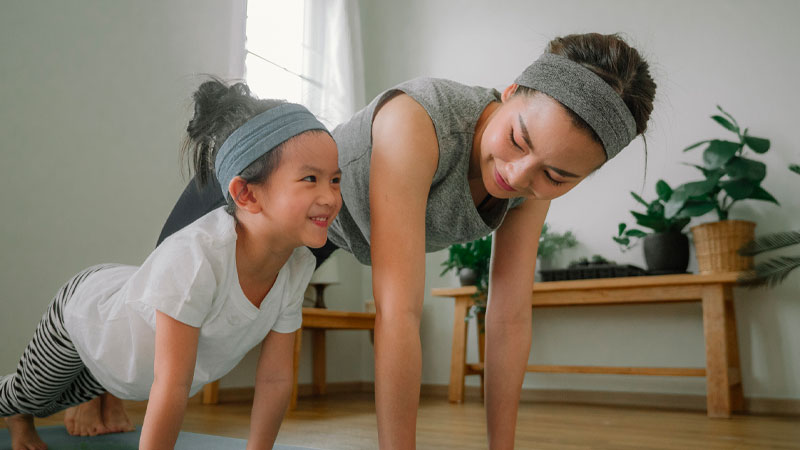 Tập tư thế chó cúi mặt 