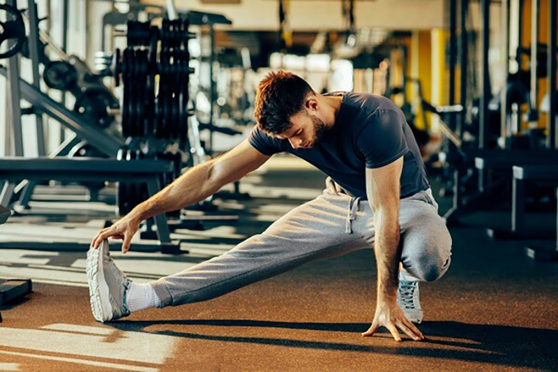 Khởi động cơ thể trước khi tập cùng ghế tập bụng