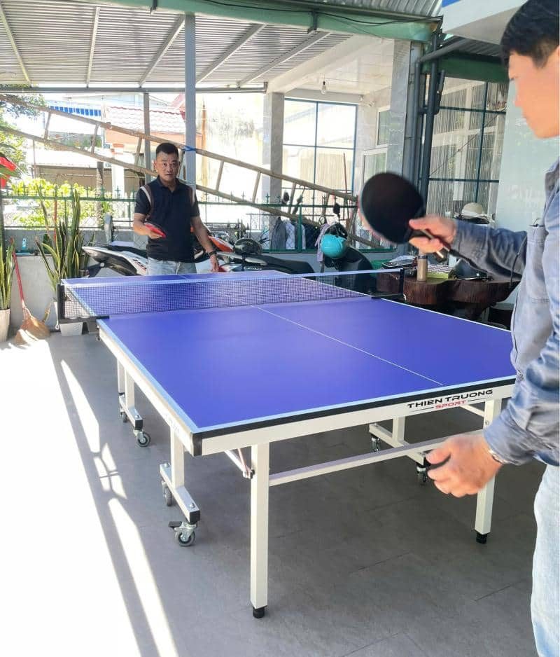 Trước khi vào trận đấu và thực hiện kỹ thuật ve bóng bàn bạn cần khởi động kỹ, luyện cảm giác bóng bàn,…